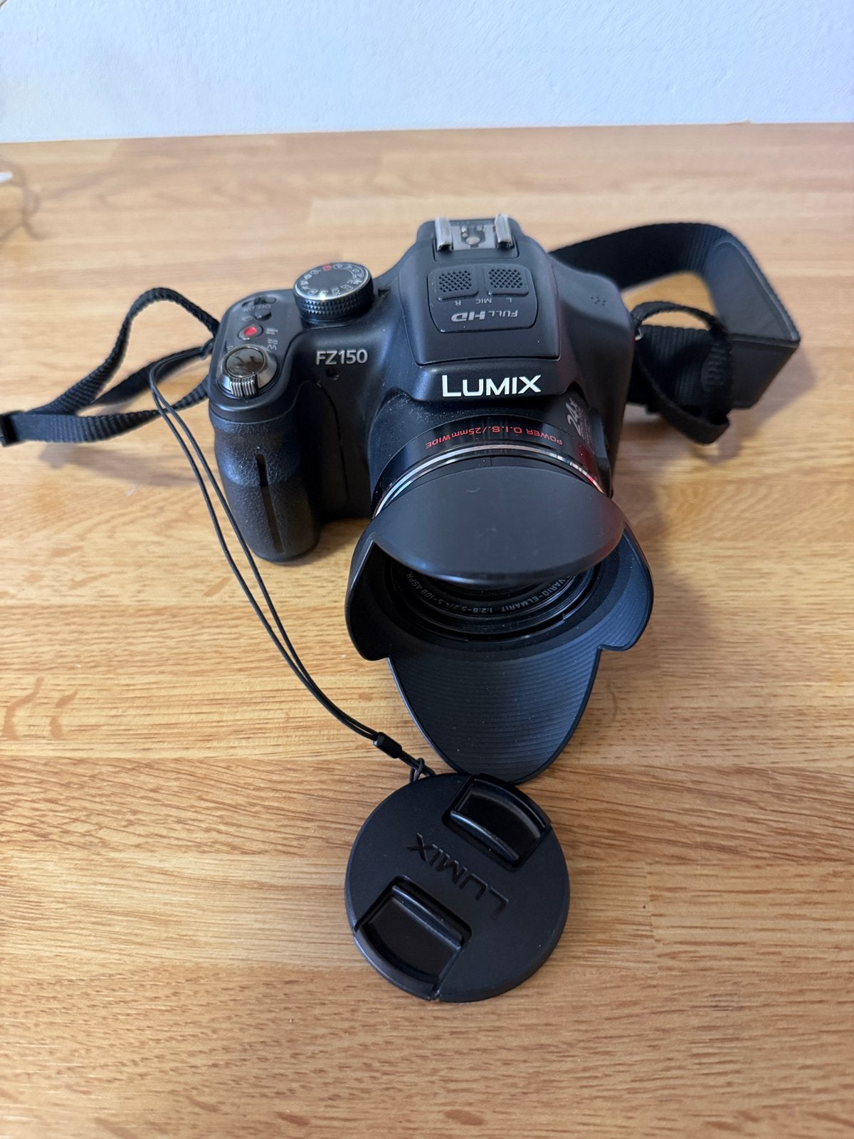 Camera Panasonic Lumix FZ150, Ophalen, Panasonic, Kantelbaar/draaibaar scherm, Zo goed als nieuw