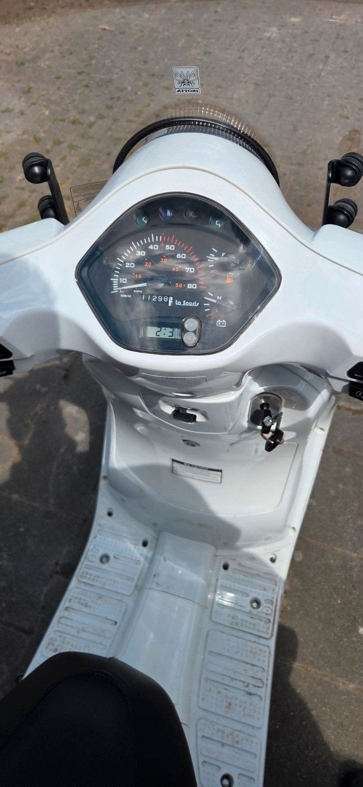 La Souris Sourini Scooter uit 2021 - Linker Rem Defect, Fietsen en Brommers, Gebruikt, Benzine, Ophalen, Overige merken