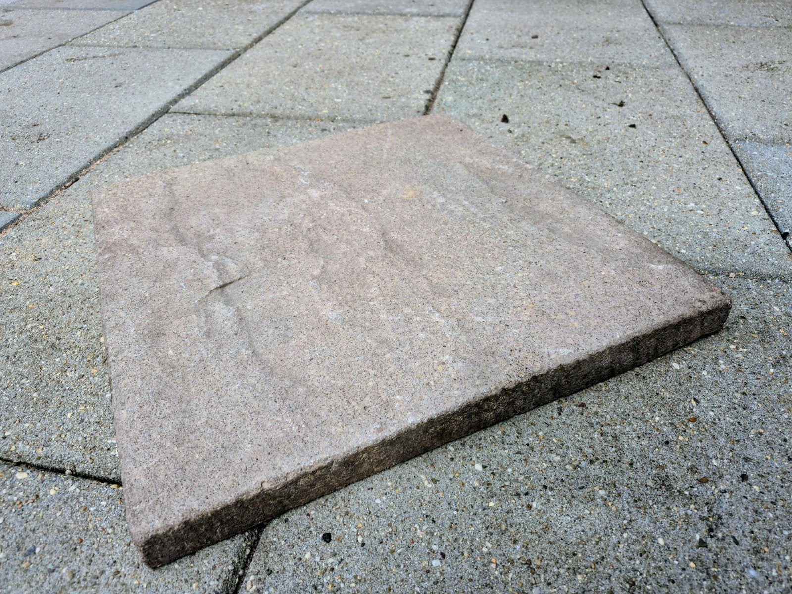 Terrastegels ca 25m2 met relief roodbruin, Ophalen, Gebruikt, Overige materialen