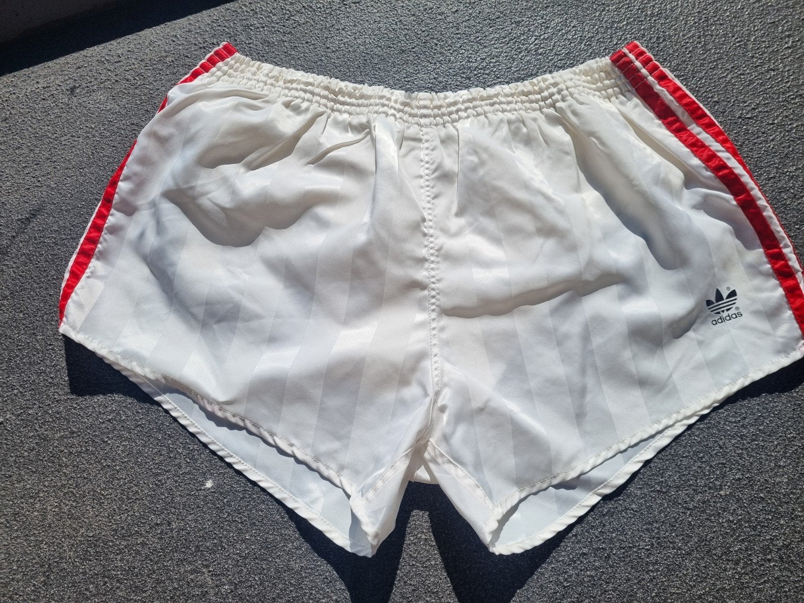 Adidas vintage / Retro short.  80's, Kleding | Heren, Sportkleding, Wit, Maat 56/58 (XL), Ophalen of Verzenden, Zo goed als nieuw