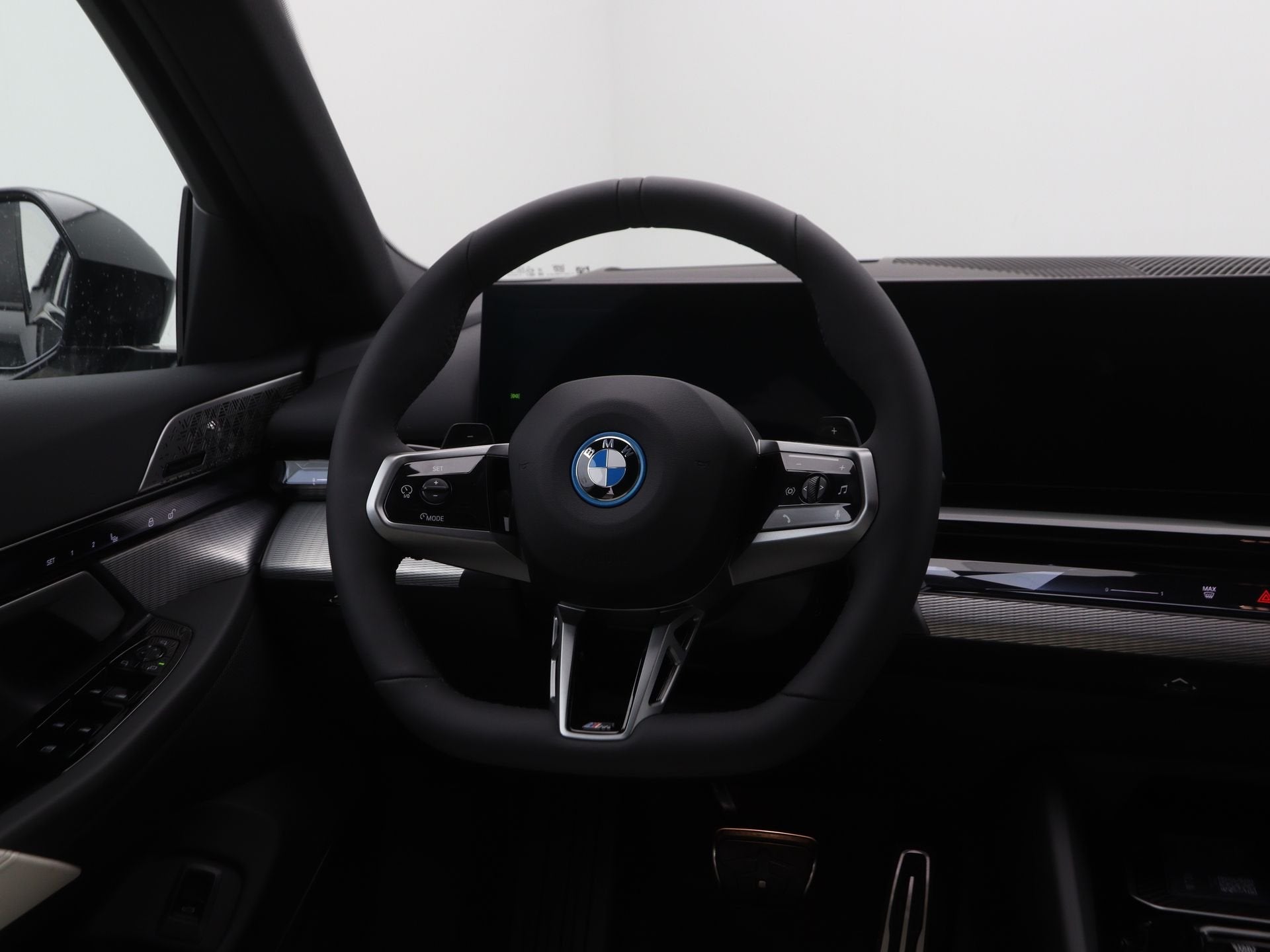 BMW 5 Serie 530e Touring M Sport Edition (bj 2026), Auto's, Automaat, Achterwielaandrijving, 1800 kg, 4 cilinders