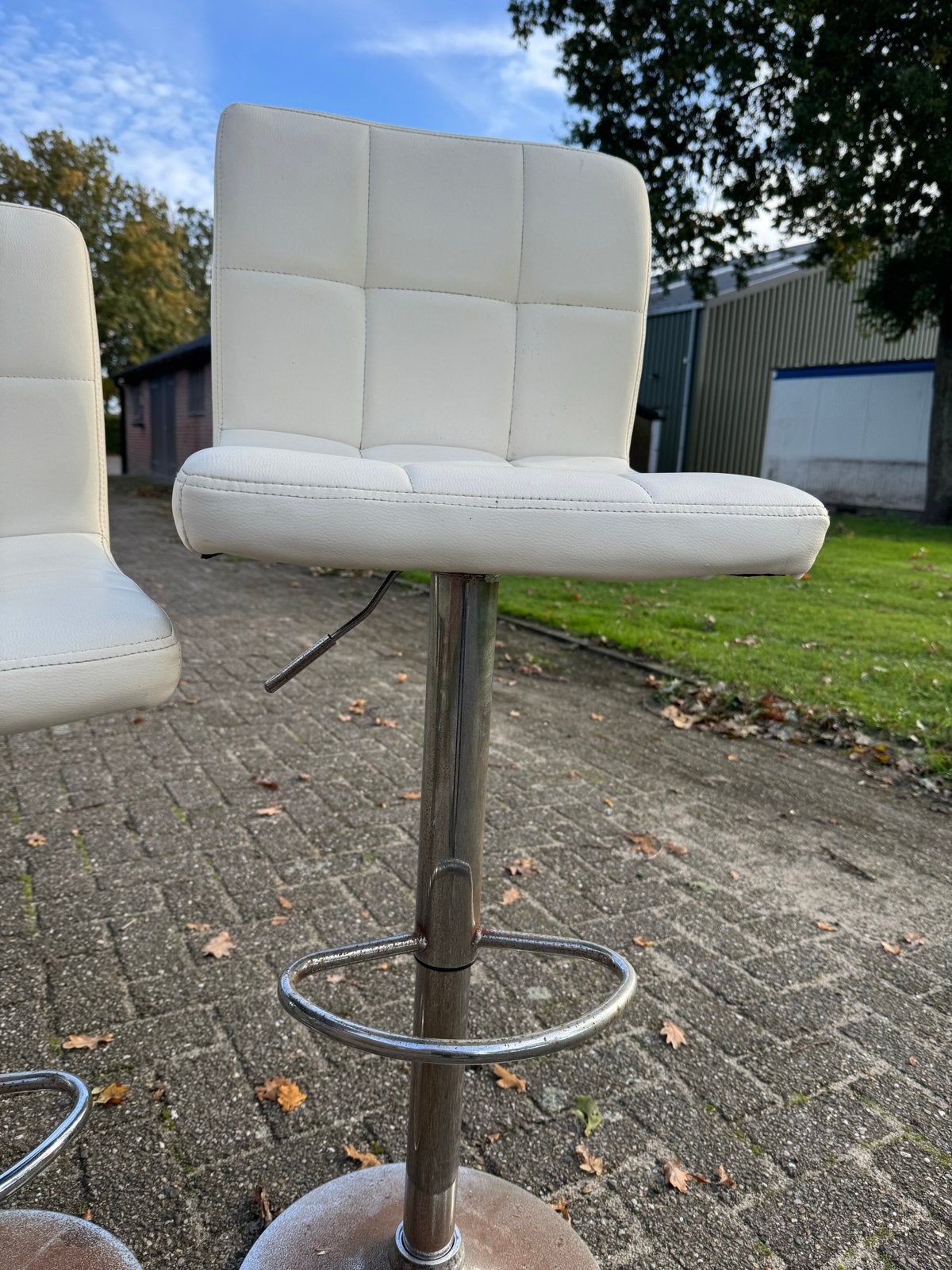 Set van 4 witte vintage barkrukken, Ophalen, Kunststof, Gebruikt, In hoogte verstelbaar