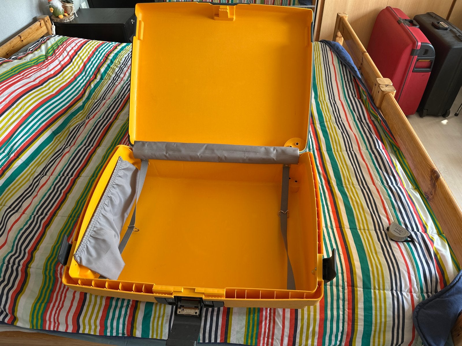 Carlton Reiskoffer - Geel, Gebruikt in Goede Staat, Gebruikt, Hard kunststof, 45 tot 55 cm, Wieltjes