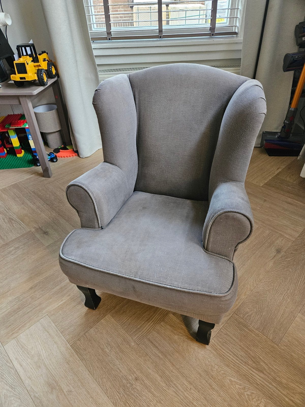 Grijze/bruine stoffen kinderfauteuil, Ophalen, Klassiek, Comfortabel, Zo goed als nieuw, Eén