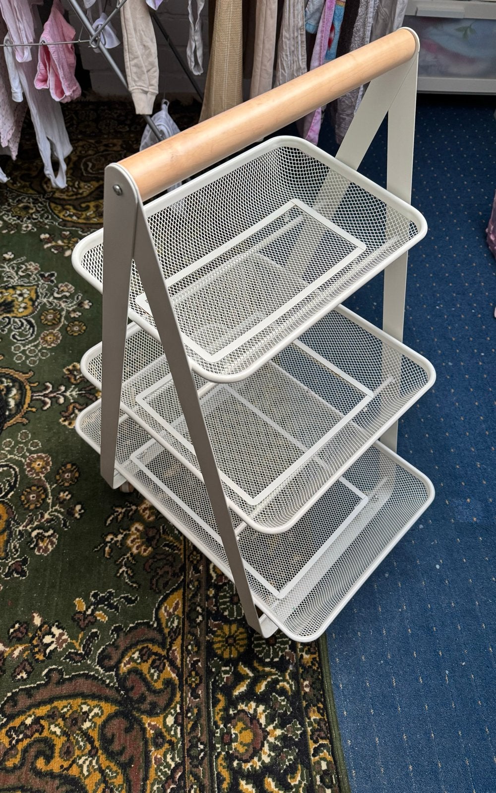 Wit metalen rekje met 3 manden en houten handvat, Met handvatten, Gebruikt, Mand, Ophalen of Verzenden