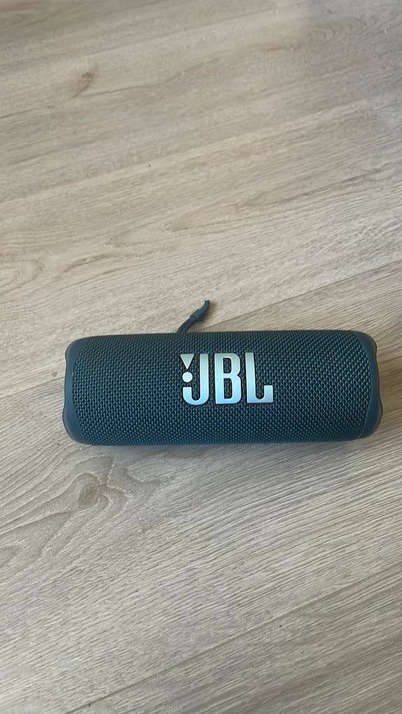 JBL speaker FLIP 6, Ophalen of Verzenden, Zo goed als nieuw, Minder dan 150 cm, Driepoot