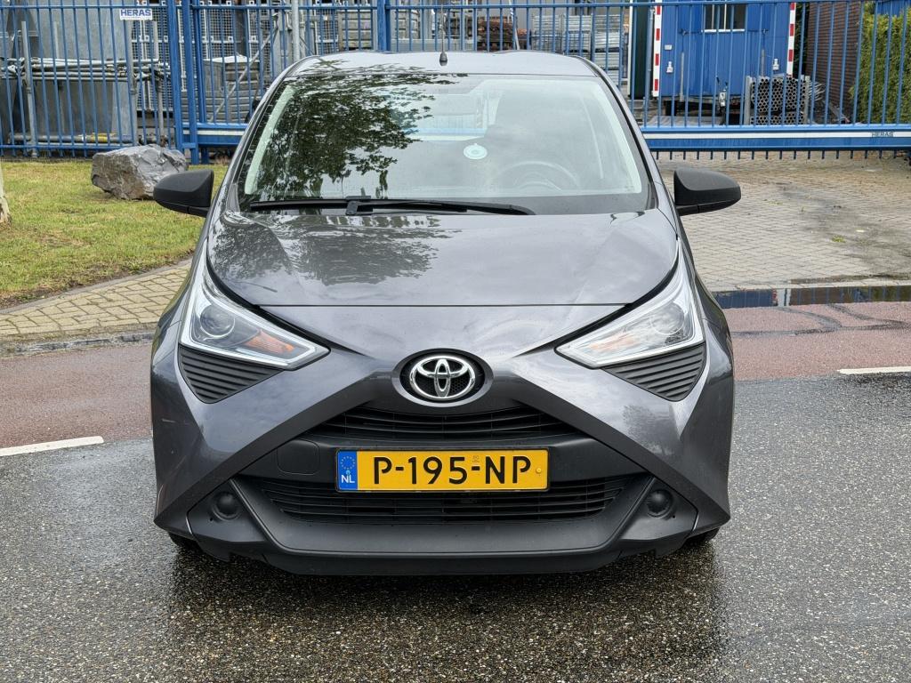 Toyota Aygo 1.0 VVT-i x-fun (bj 2022), Auto's, Toyota, Gebruikt, Euro 6, 4 stoelen, Origineel Nederlands
