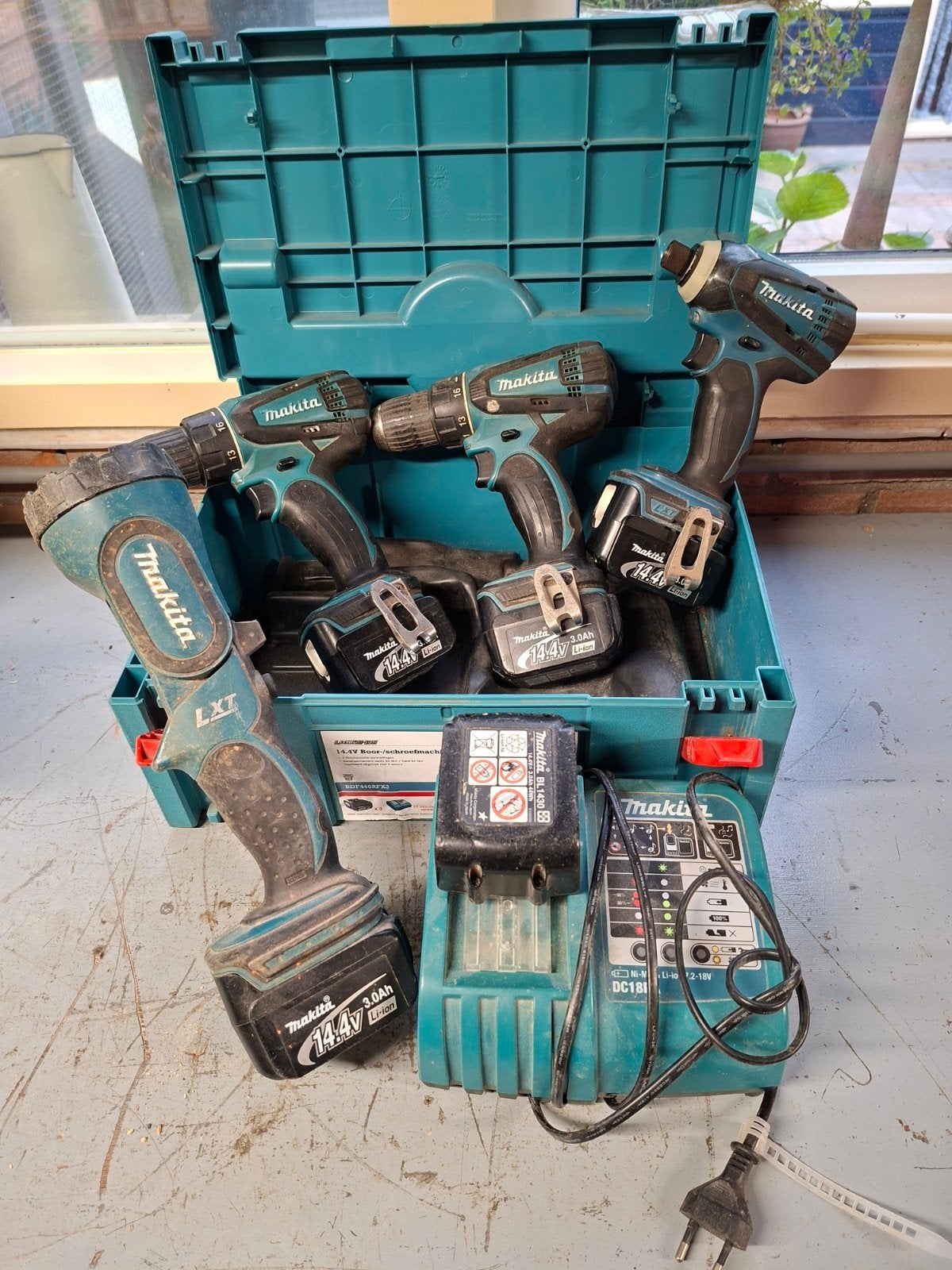 makita accu gereedschap 14,4v, Doe-het-zelf en Verbouw, Gereedschap | Boormachines, Ophalen of Verzenden, Gebruikt, Boor- en Schroefmachine