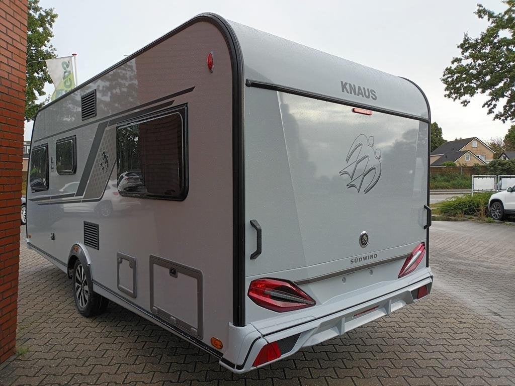 Knaus Sudwind Black Selection 500 UF, Rondzit, Bedrijf, Overige typen, Schokbreker