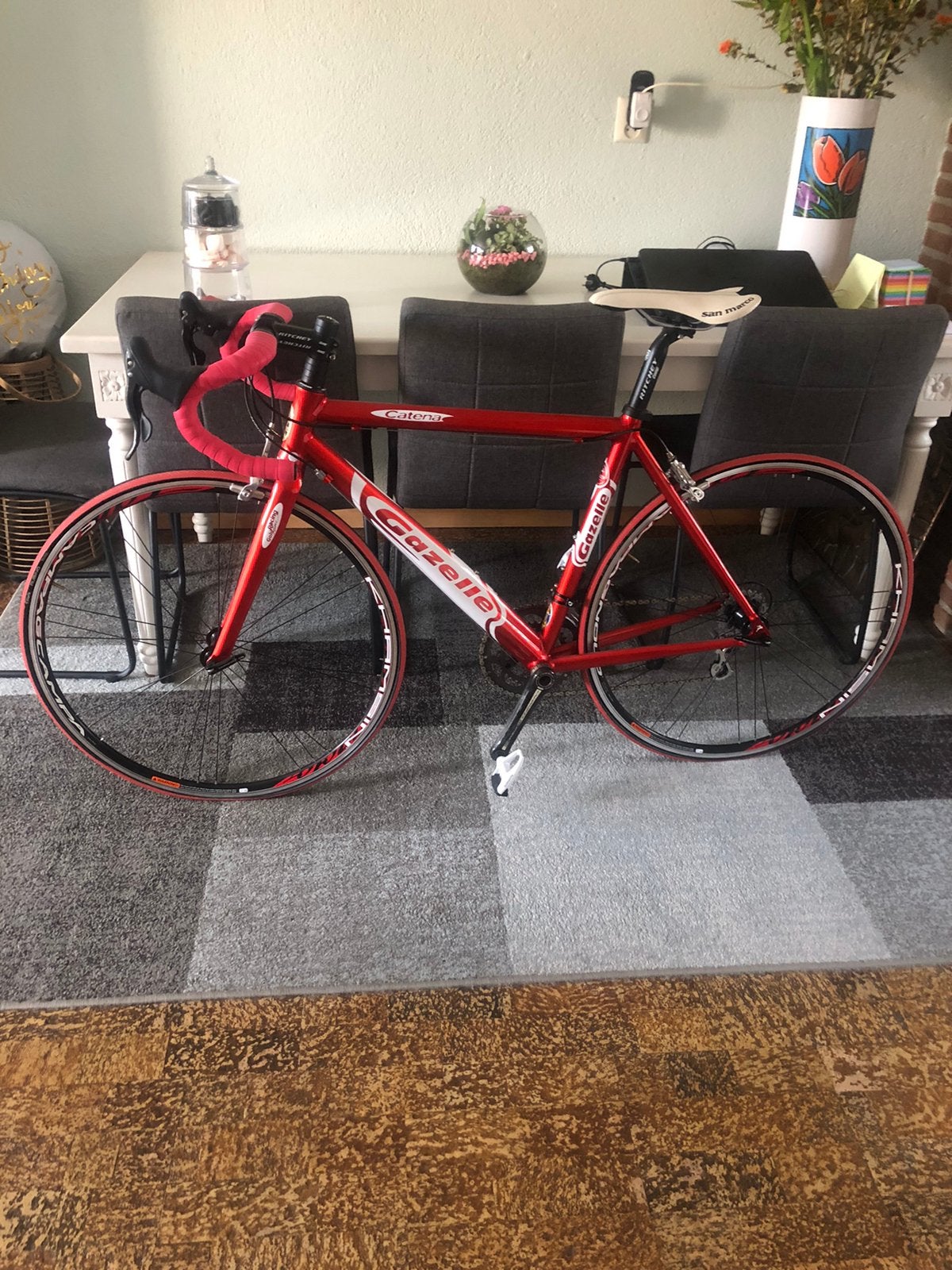 NIEUW WEGGEZET, DAMES,HEREN,TRIM OF RACE  FIETS, Ophalen, 28 inch, Velgrem, Meer dan 20 versnellingen