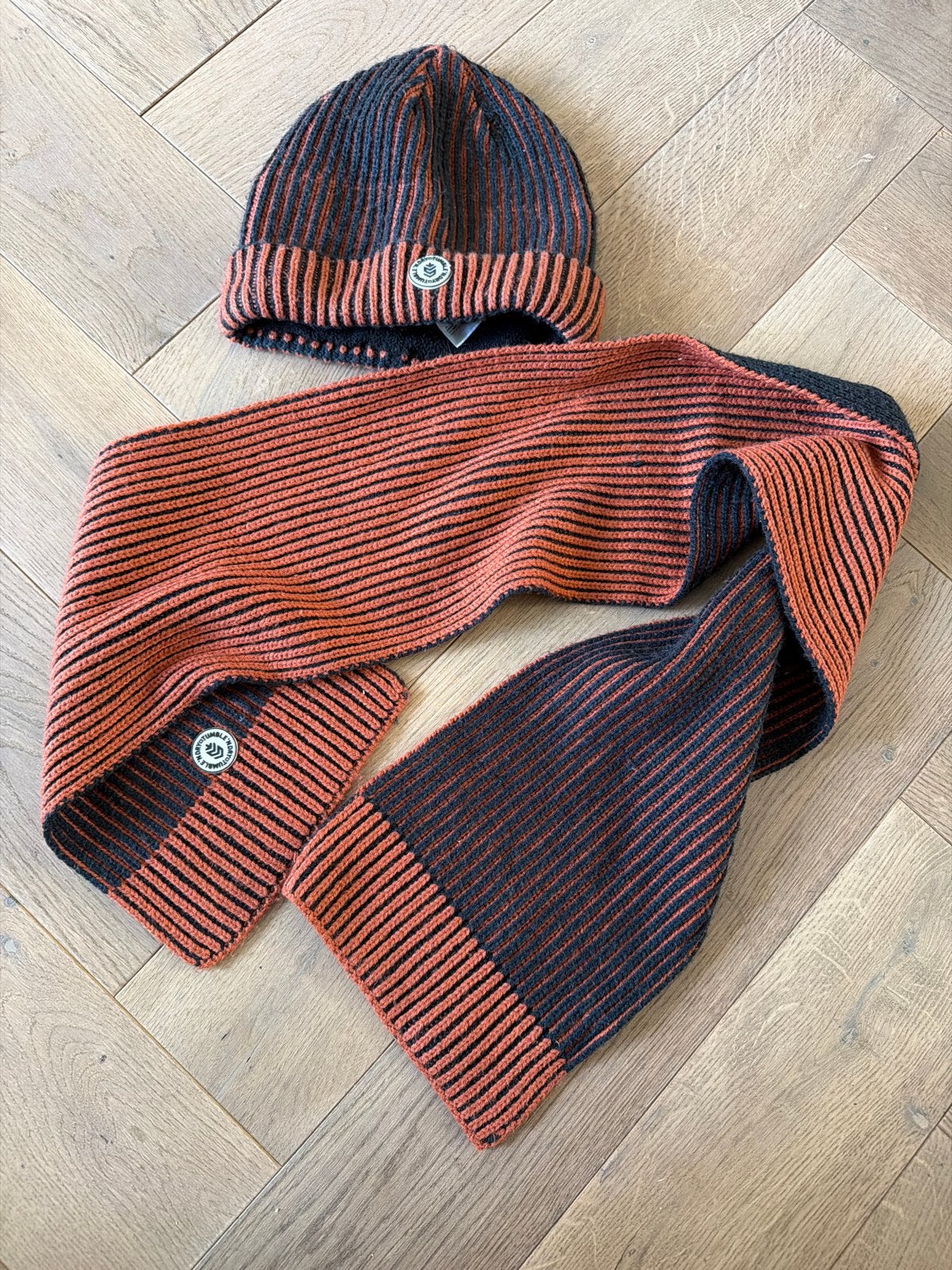Tumble 'n Dry jongens sjaal en muts set - 8/9 jaar, 134 t/m 140, Setje, Ophalen of Verzenden, Zo goed als nieuw