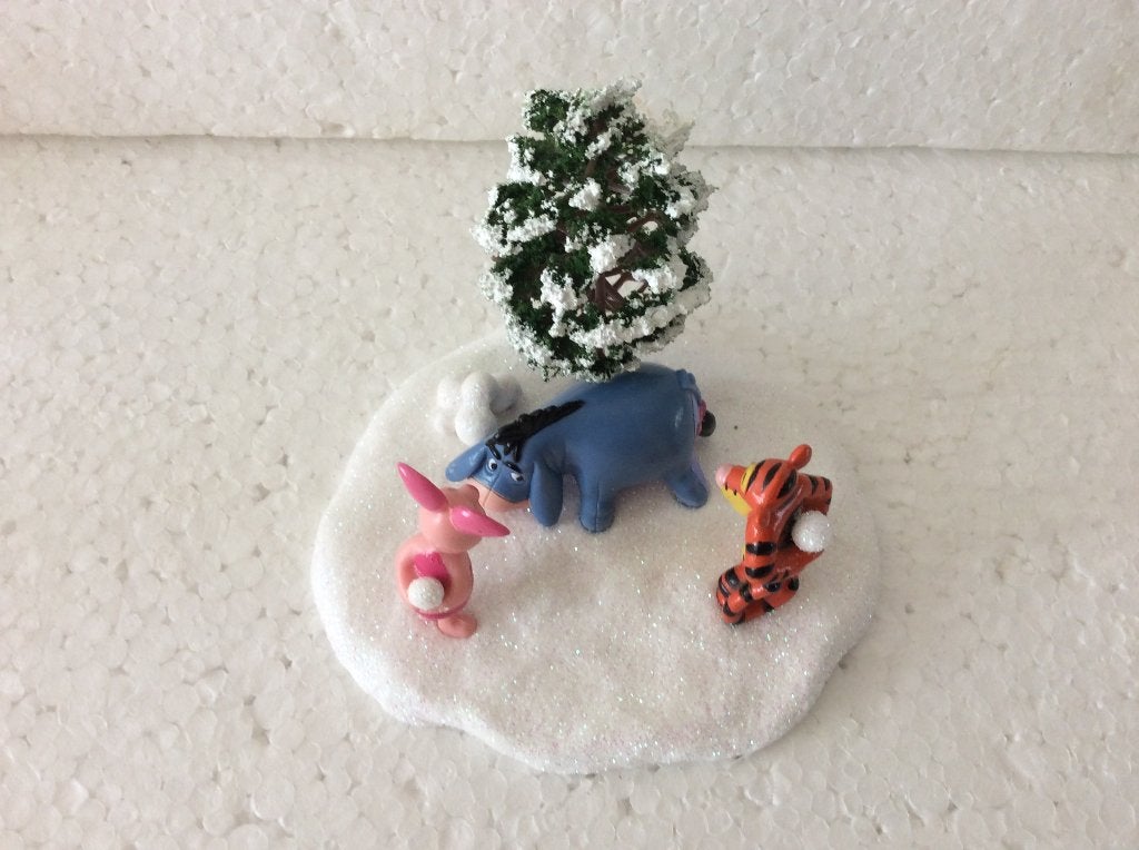 Disney winnie de poeh vriendjes - beeldje - kerstdorp, Ophalen of Verzenden, Winnie de Poeh of vrienden, Zo goed als nieuw, Beeldje of Figuurtje