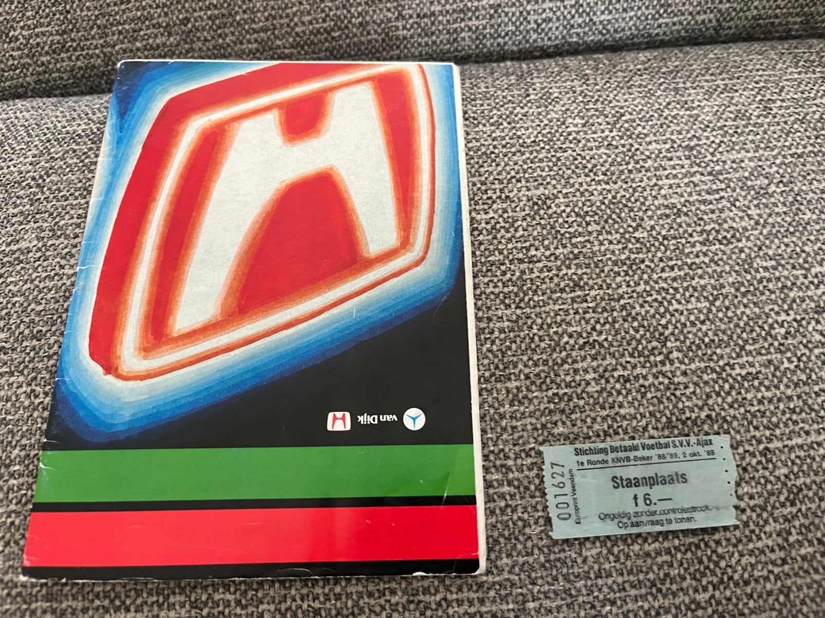 PROGRAMMABOEKJE EN TICKET SVV-AJAX 88/89, Ophalen of Verzenden, Zo goed als nieuw, Ajax, Overige typen