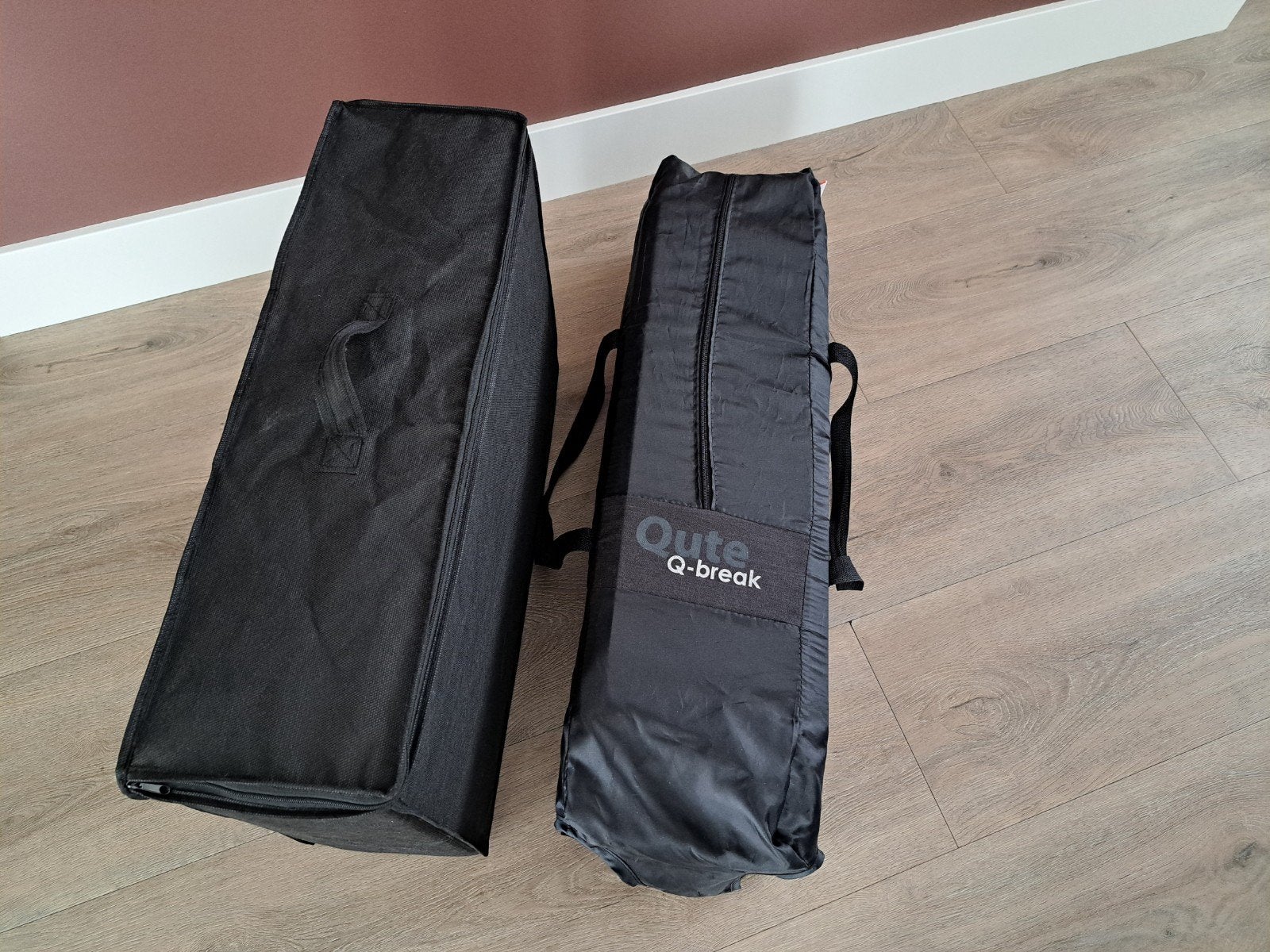 Qute Q-break campingbedje zwart inclusief matras, Ophalen, Zo goed als nieuw, Minder dan 140 cm, Matras