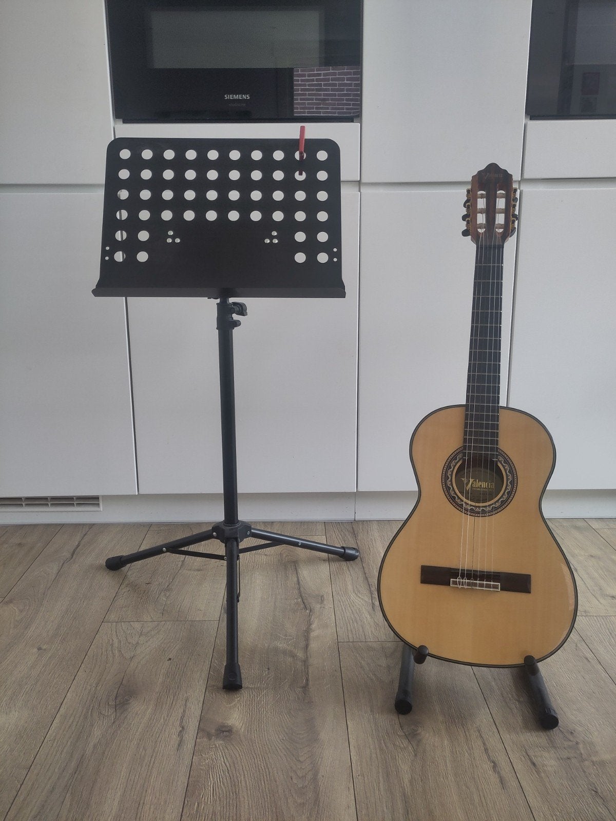 Gitaar (Valencia), muziekstandaard, gitaarstandaard, capo, Ophalen of Verzenden, Gitaar
