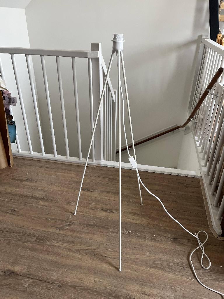 Umage floor tripod wit, Ophalen, Gebruikt, 100 tot 150 cm, Scandinavisch