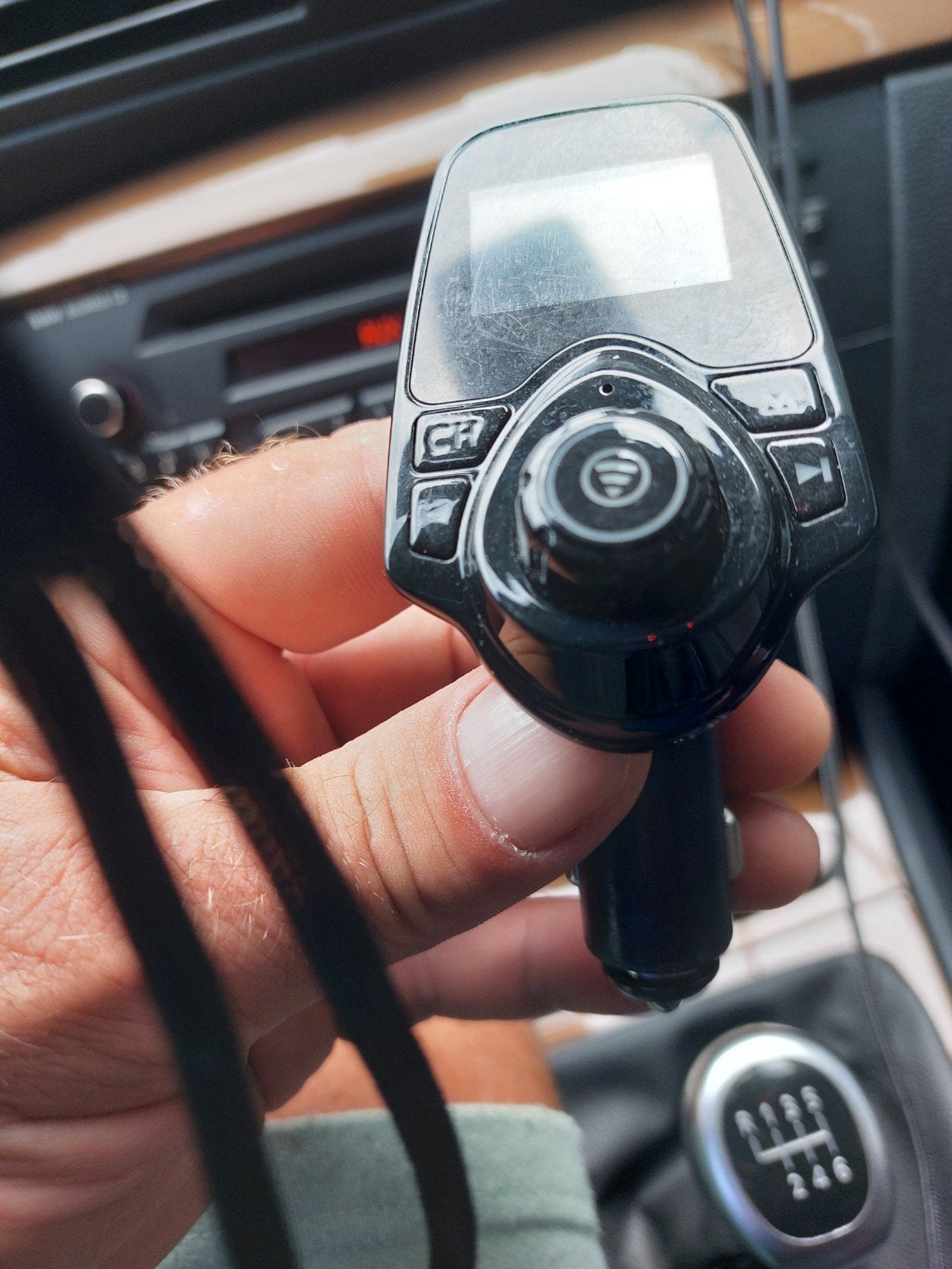 FM Transmitter Bluetooth Carkit met USB Oplader, Auto diversen, Auto-accessoires, Gebruikt, Ophalen of Verzenden