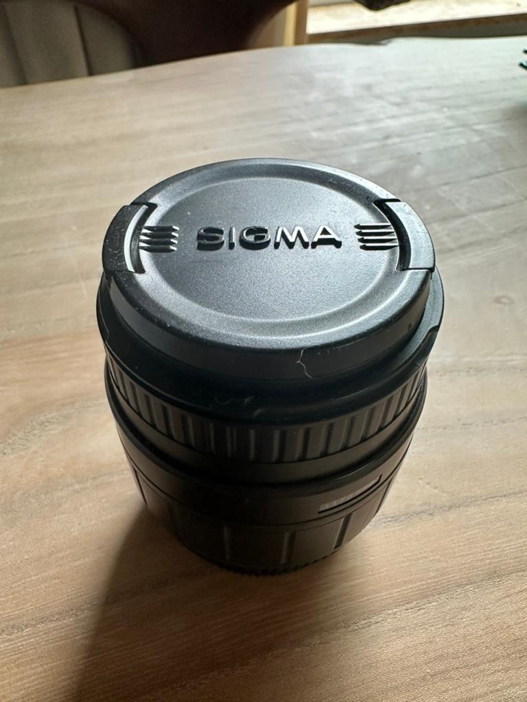 prachtige Sigma 28-80mm f/3.5-5.6 Macro Aspherical zoomlens, Ophalen of Verzenden, Zo goed als nieuw, Macrolens, Zoom