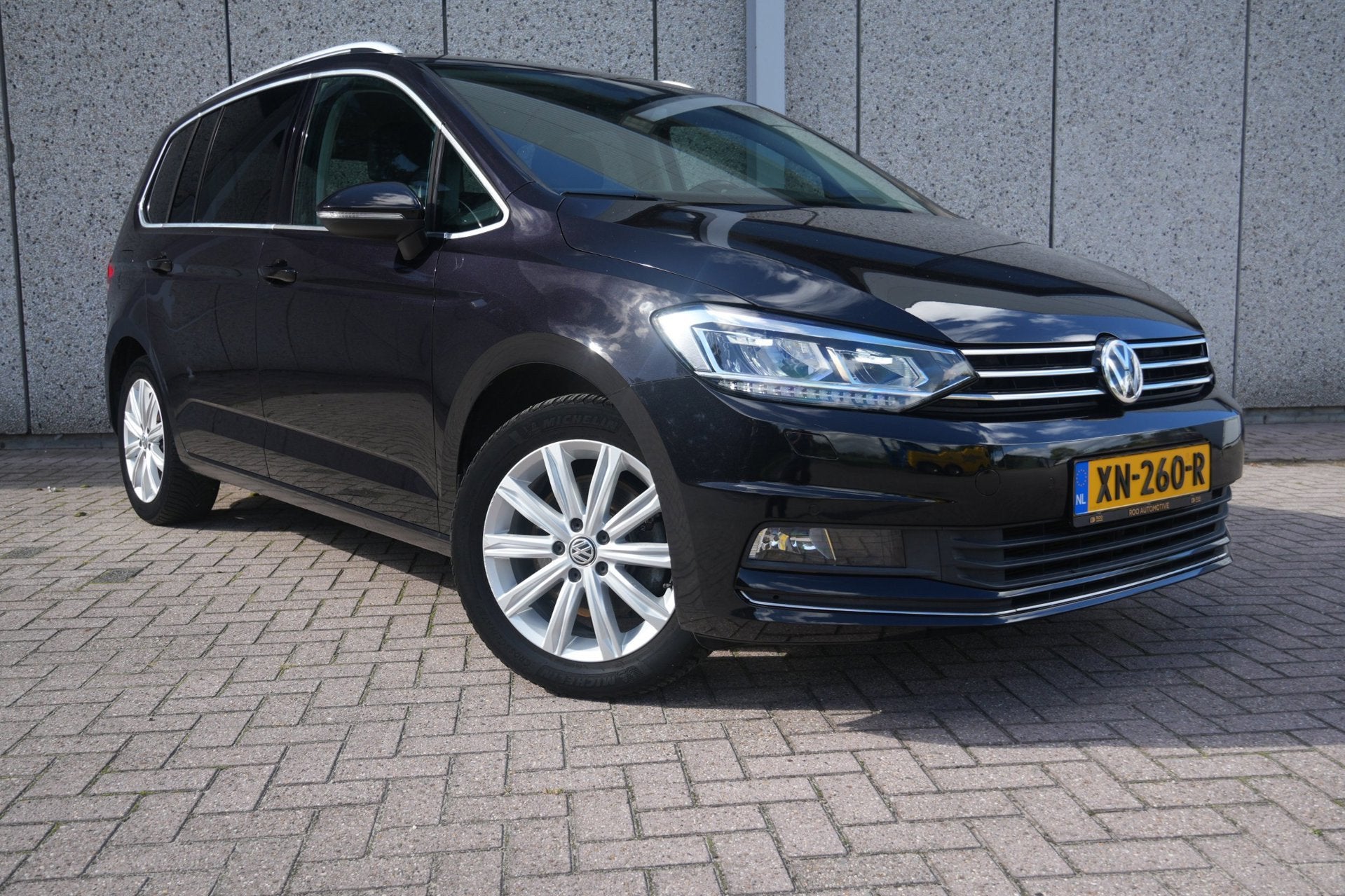 Volkswagen Touran 1.4 TSI Highline Edition R line 7p Volle a, Gebruikt, Euro 6, 4 cilinders, 150 pk