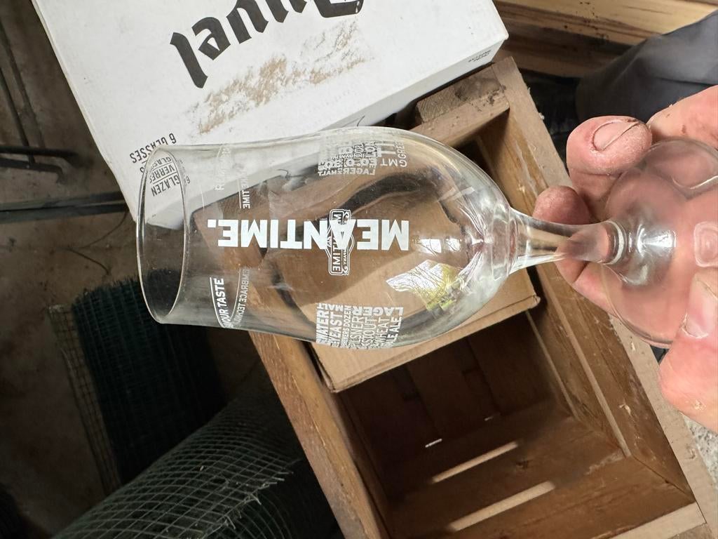 Doos met 6 Meantime bierglazen, Nieuw, Ophalen of Verzenden, Overige merken, Glas