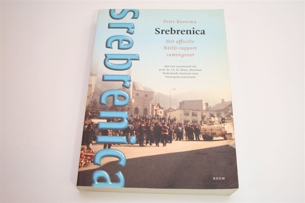 Srebrenica — De Officiële Samenvatting van het NIOD-rapport, Boeken, Ophalen of Verzenden, Gelezen, Europa