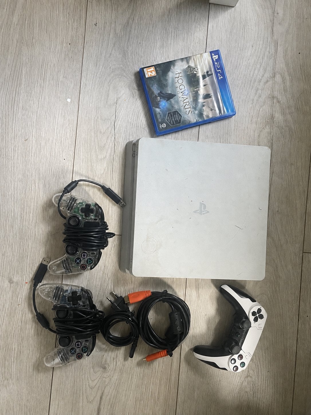 PlayStation 4 Glacier White 500GB met accesoires, Spelcomputers en Games, Ophalen of Verzenden, Met 3 controllers of meer, Slim