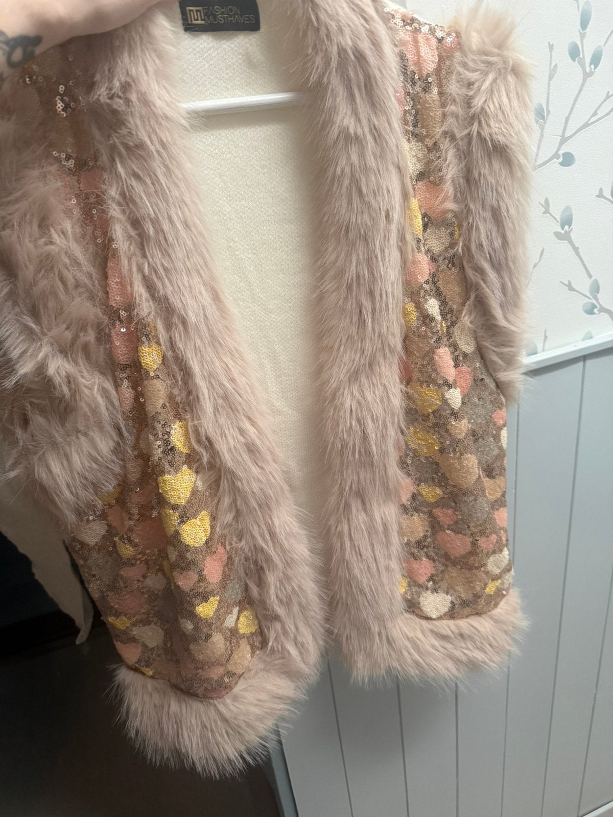 FUR HEART GILET PAILLETTEN, Ophalen of Verzenden, Zo goed als nieuw