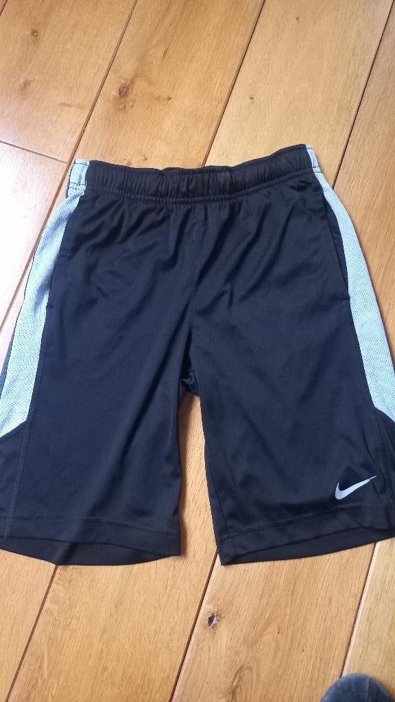 Nike dri-fit shorts maat S - zgan, Kleding | Heren, Sportkleding, Zwart, Nike, Ophalen of Verzenden, Zo goed als nieuw