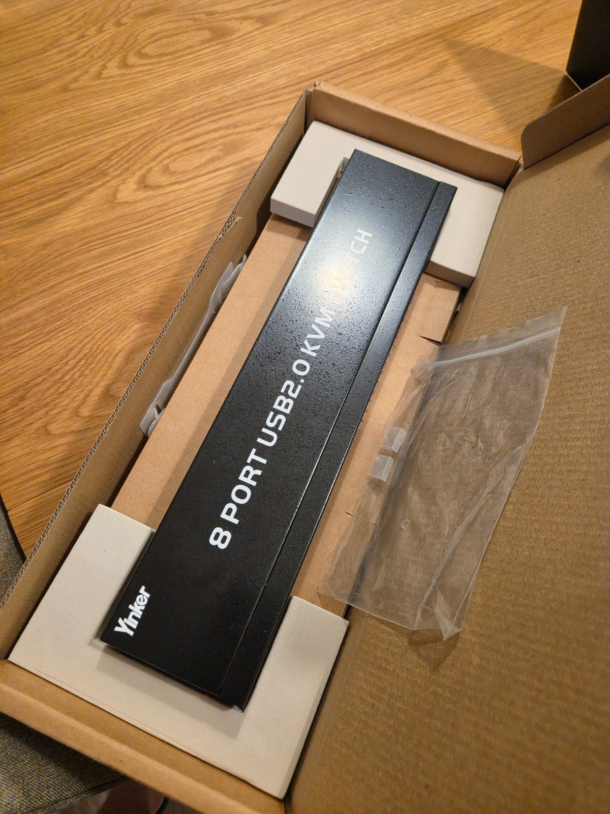 Yinker 8-poorts HDMI KVM Switch USB 2.0, Computers en Software, Overige Computers en Software, Ophalen of Verzenden, Nieuw
