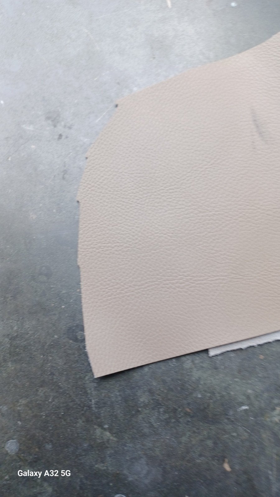 Skai Kunstleder 6 meter Taupe-Zandkleurig 1.40m breed, Hobby en Vrije tijd, Stoffen en Lappen, 120 cm of meer, Ophalen of Verzenden