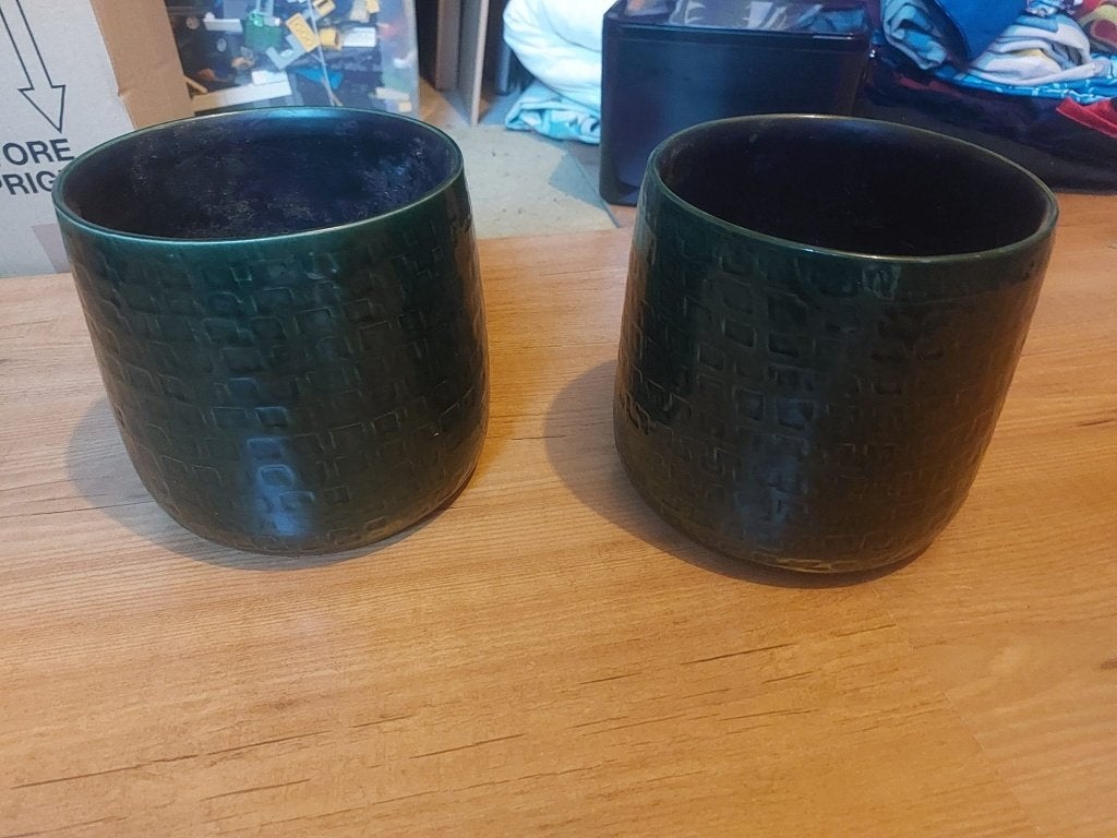 2 groene bloempotten, Ophalen, Rond, Binnen, Zo goed als nieuw