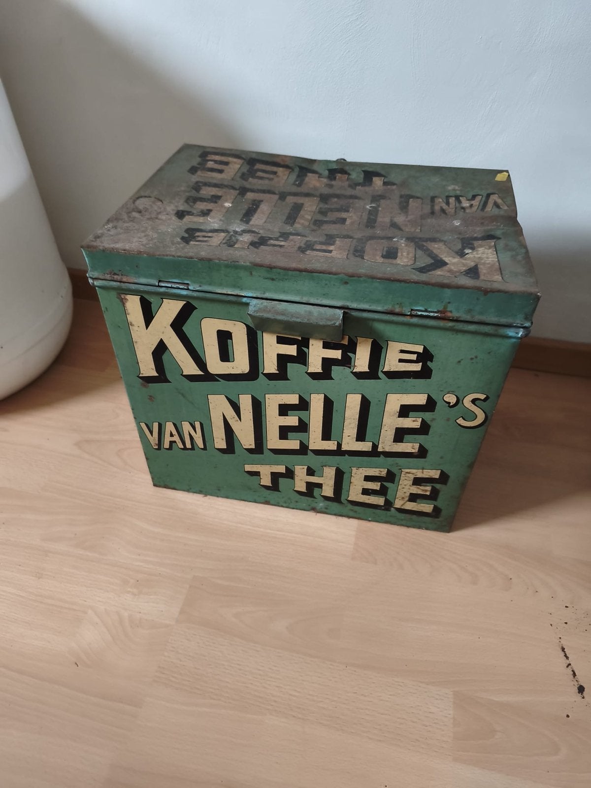 Antieke Koffie en Thee bus van Nelle, Ophalen
