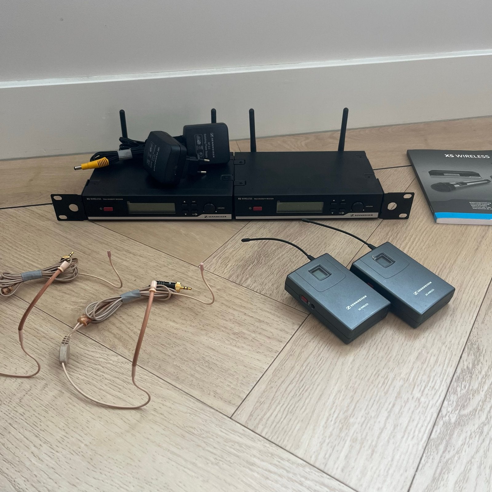 Sennheiser XSW zendersets met headsets (2x), Muziek en Instrumenten, Gebruikt, Overige typen, Ophalen of Verzenden, Sennheiser