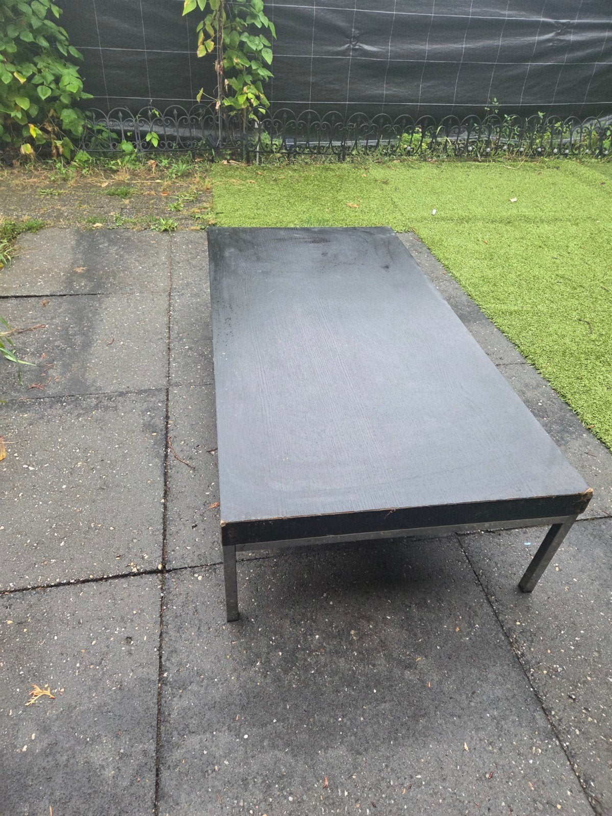 Gratis Zwarte salontafel - 130x40 cm, Huis en Inrichting, Overige houtsoorten, Minder dan 50 cm, Gebruikt, 100 tot 150 cm