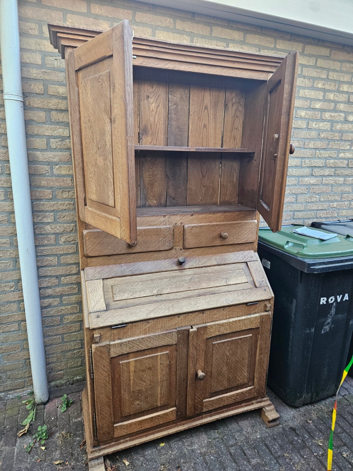 Massief eiken secretaire met penverbindingen, Ophalen