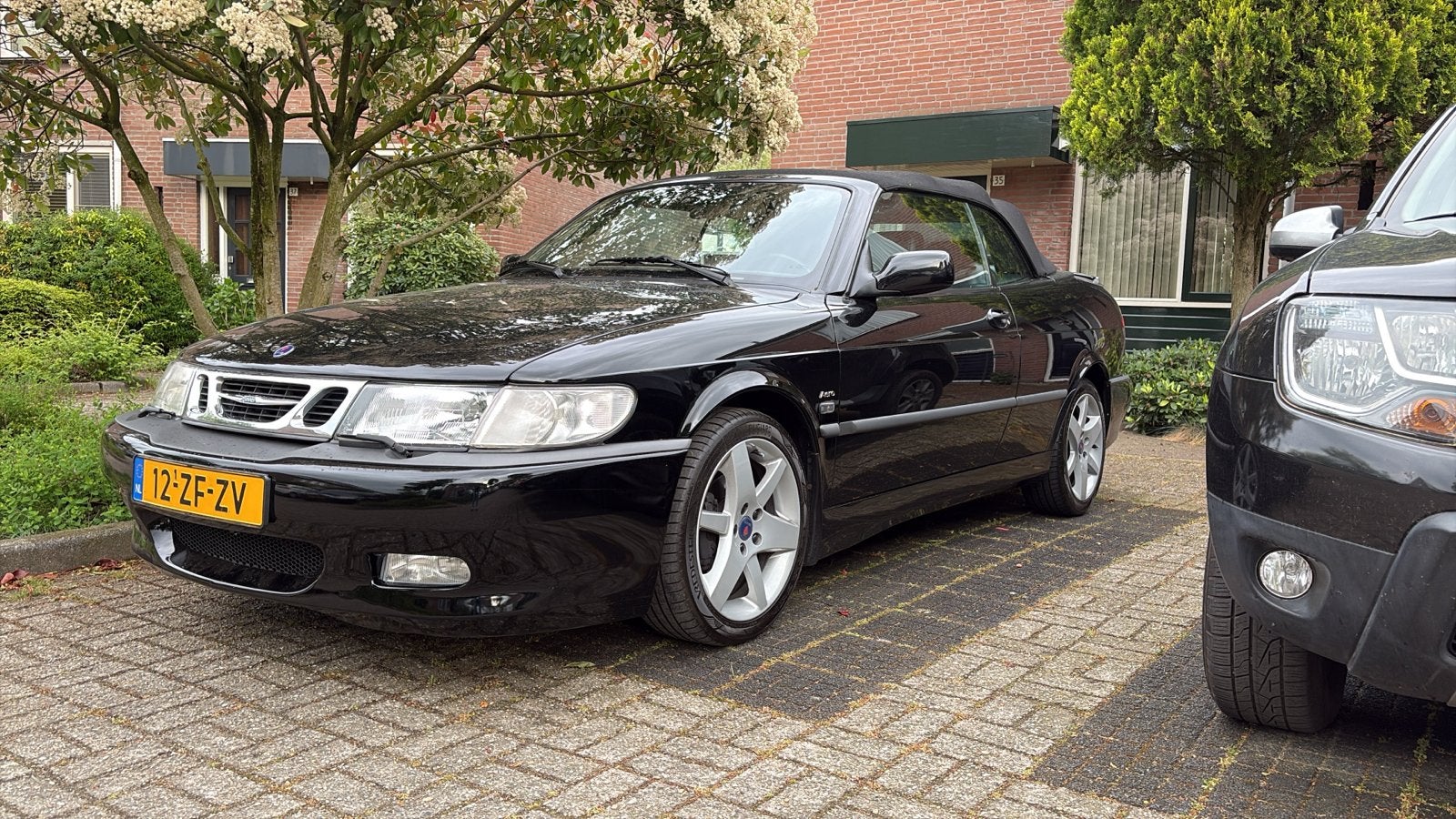 Saab 9-3 2.0 Turbo Aero Cabrio AUT 2002 Zwart, Auto's, Saab, Zwart, 4 cilinders, Cabriolet, Zwart