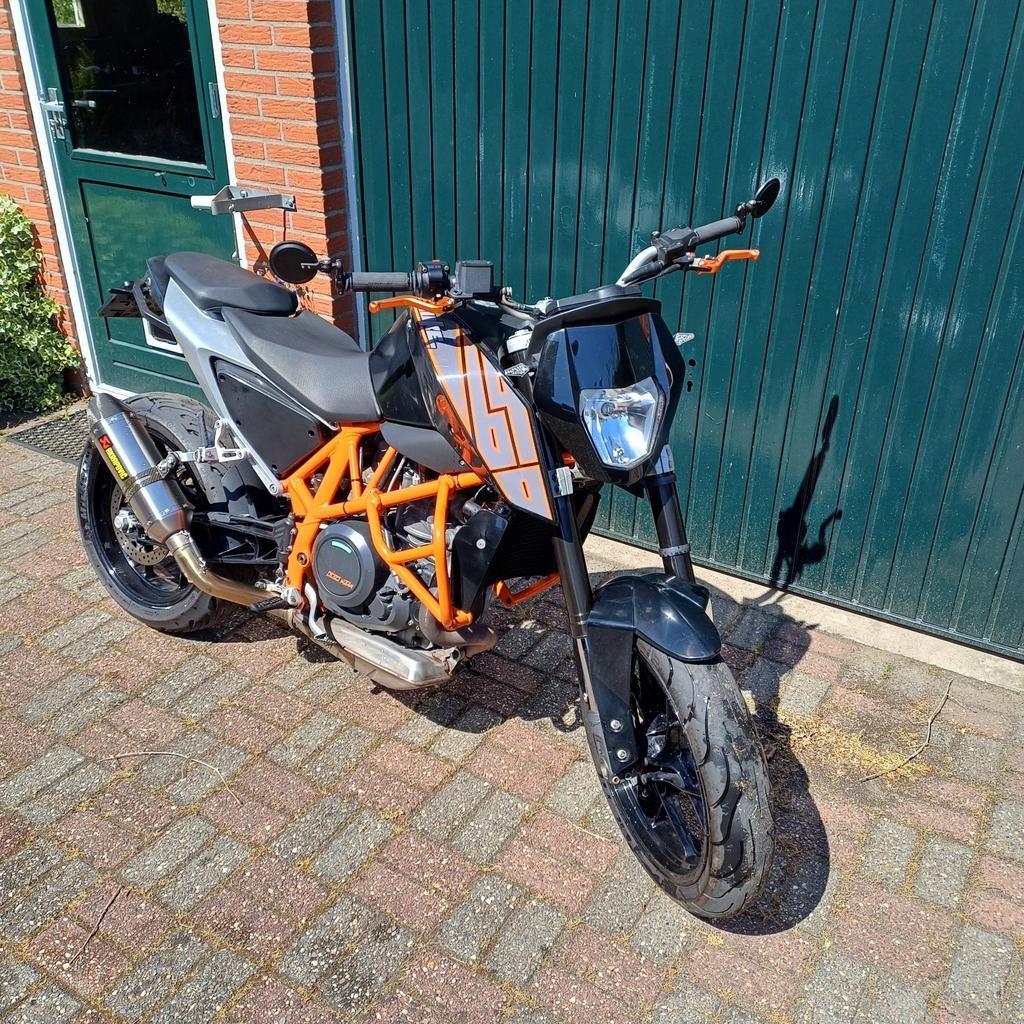 KTM 690 Duke 2013 - Naked bike met Akrapovic uitlaat, Motoren, Motoren | KTM, Particulier, Naked bike, Ophalen