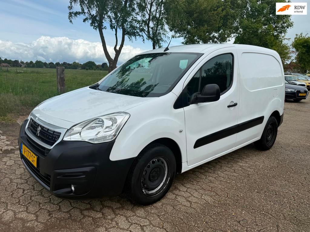 Peugeot Partner 120 1.6 BlueHDi 100 L1 Premium Airco/Cruise/, Stof, Gebruikt, 4 cilinders, Wit