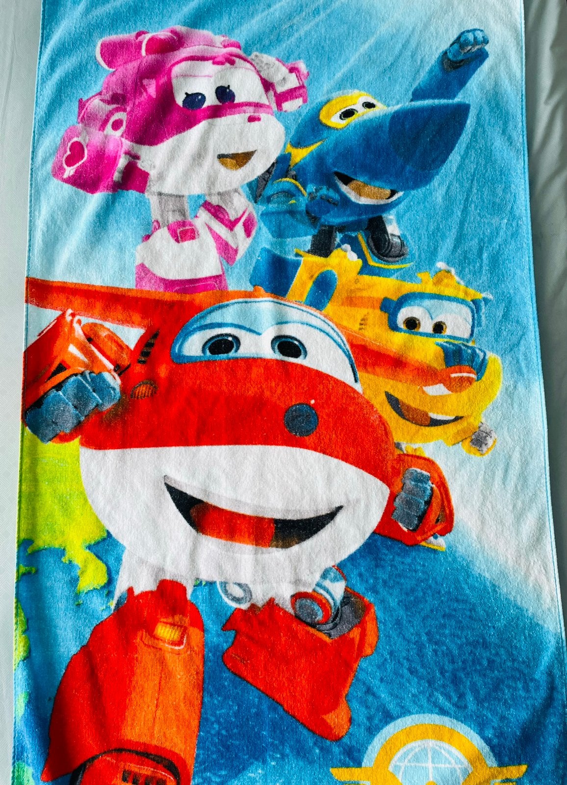 Super Wings Badhanddoek Strandlaken 135 x 70 cm 100% Katoen, Ophalen of Verzenden, Zo goed als nieuw, Jongen of Meisje, Zwem-accessoire