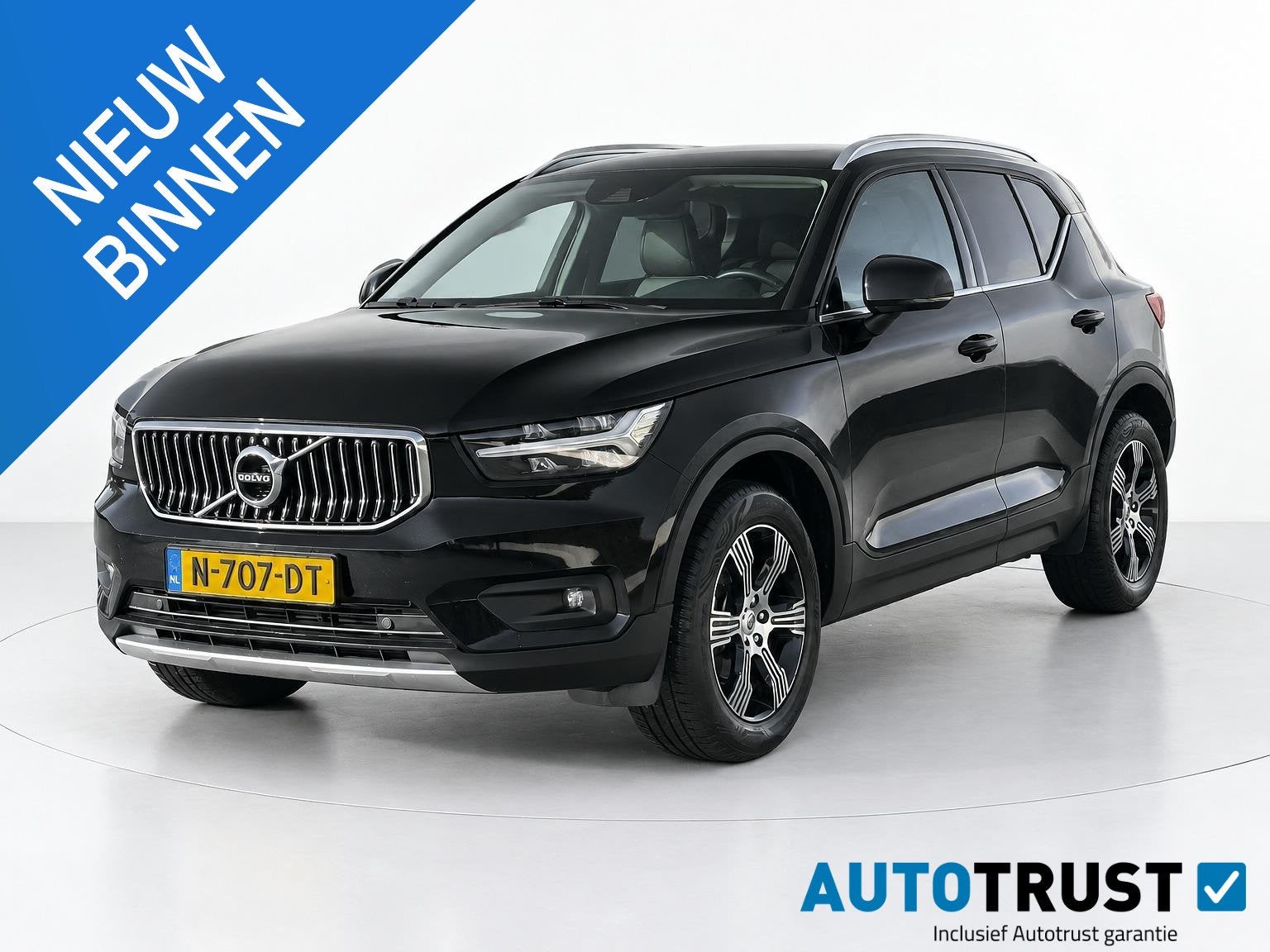 Volvo XC40 1.5 T2 Inscription TREKHAAK NAV ADAP CRUISE, Gebruikt, 129 pk, Zwart, SUV of Terreinwagen