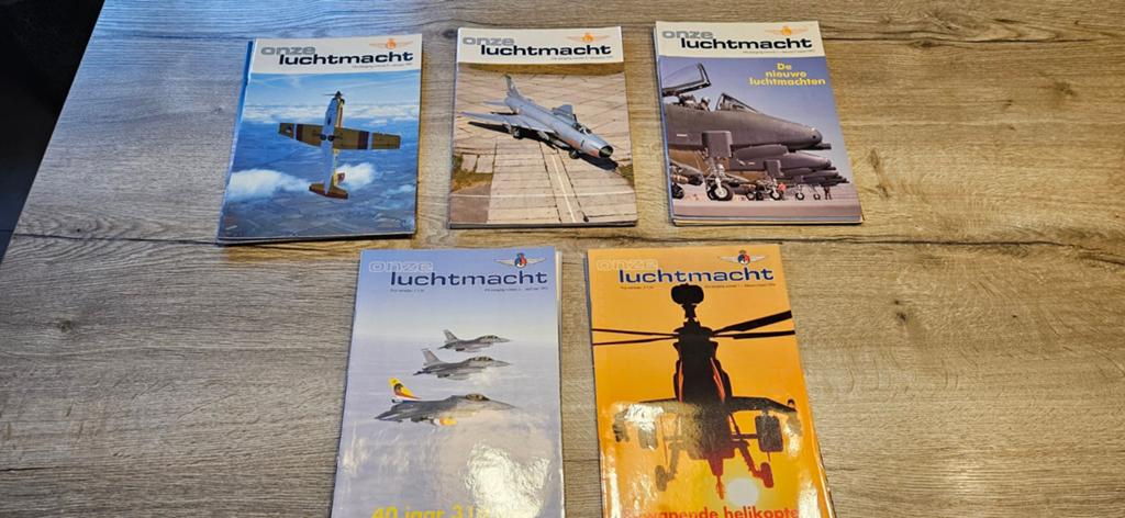 Tijdschriften Onze luchtmacht, Ophalen of Verzenden, Luchtmacht, Nederland, Boek of Tijdschrift