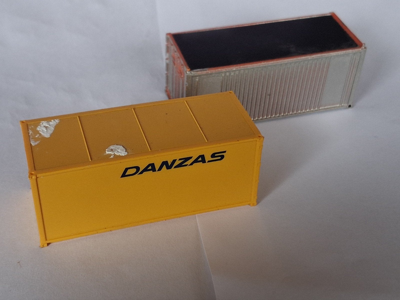 2 modelbouw containers, Danzas en zilverkleurig, Overige merken, Gebruikt, 1:32 tot 1:50, Overige typen