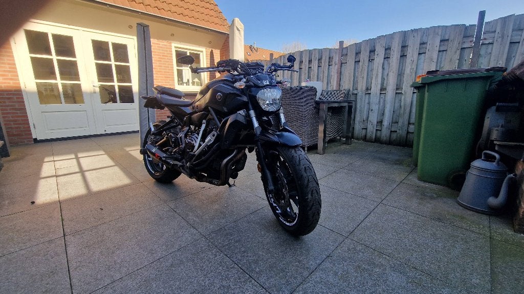 Yamaha mt07 (35kw)met Akrapovic uitlaat, 2 cilinders, Gebruikt, Particulier, Minimaal motorrijbewijs A2
