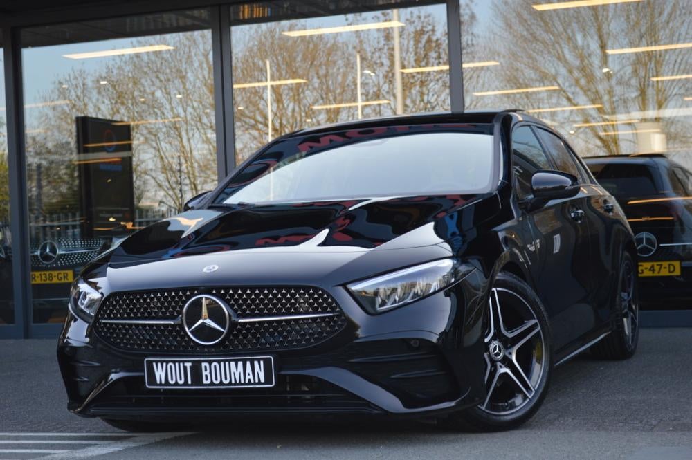 Mercedes-Benz A-Klasse 200 AMG Led Panorama Widescreen Sfeer, Gebruikt, 4 cilinders, Bedrijf, Automatische klimaatregeling