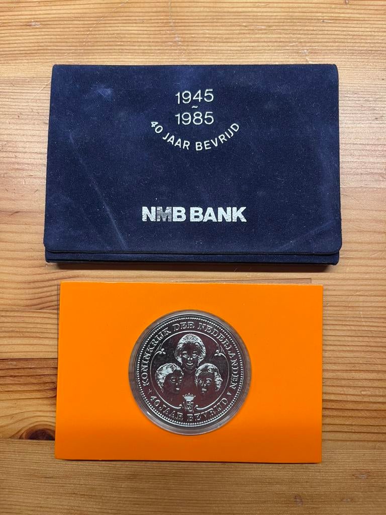 Herdenkingspenning 1945-1985 - 40 Jaar Bevrijd NMB Rijksmunt, Postzegels en Munten, Munten | Europa | Euromunten, Overige landen