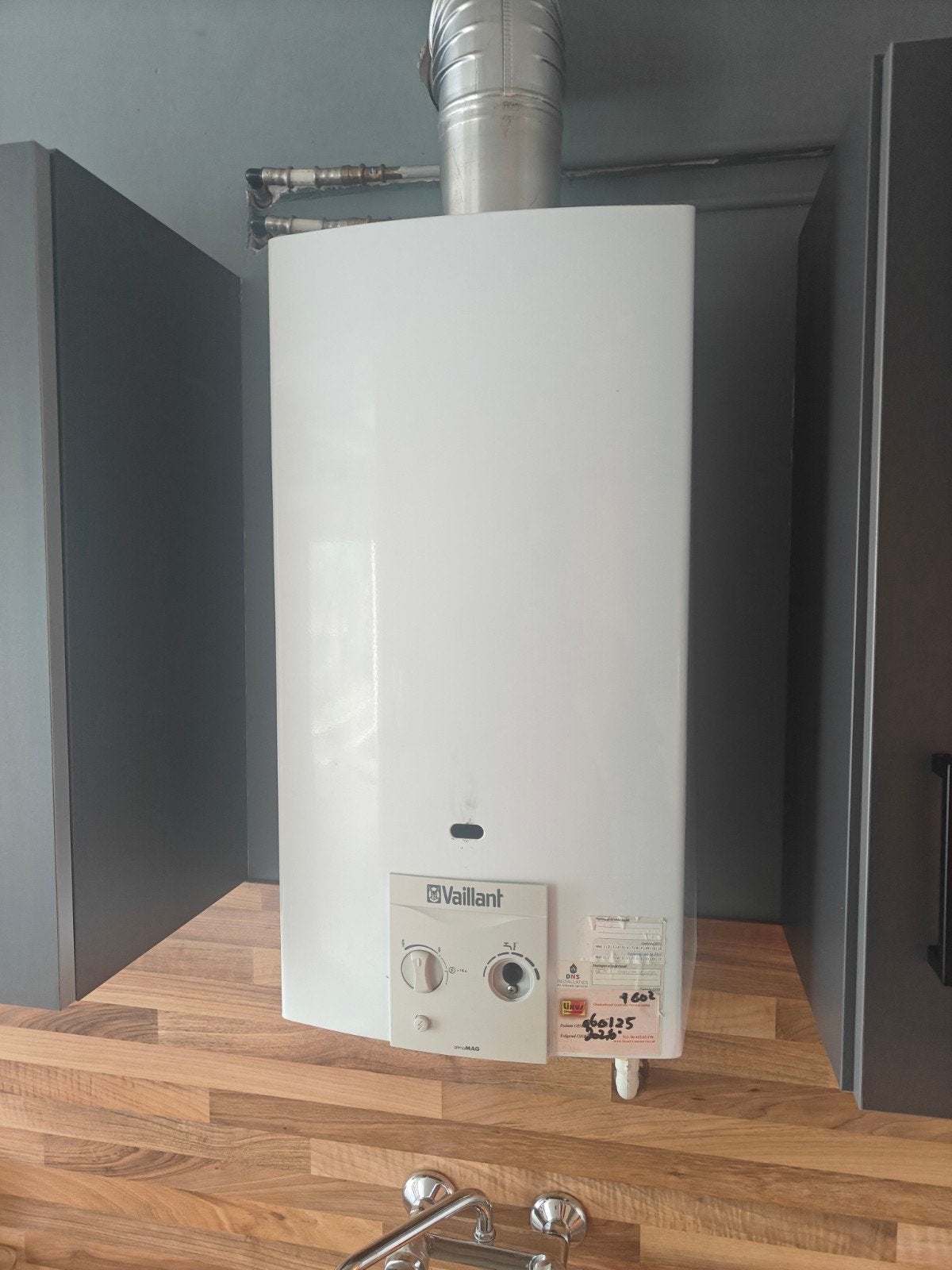 Vaillant Geiser Gas 2008/2009 - Gebruikte staat, Doe-het-zelf en Verbouw, Geisers en Boilers, Ophalen, Gebruikt, Aardgas, Minder dan 20 liter