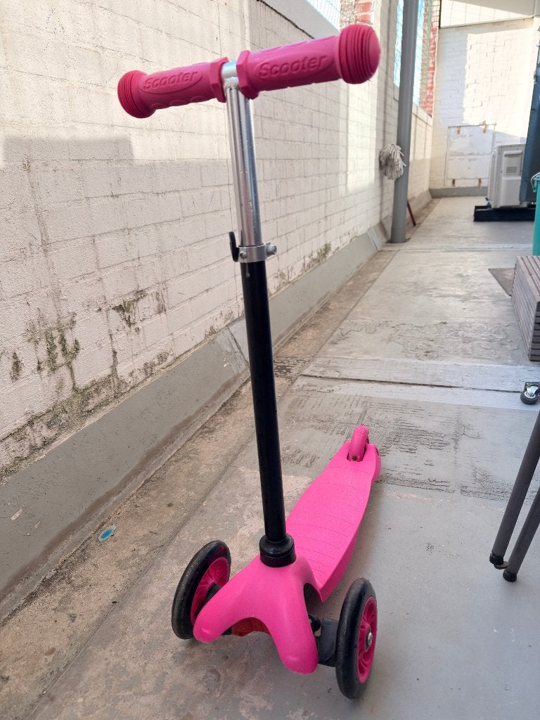 3 wheeler steps pink, Ophalen, Gebruikt, Gewone step
