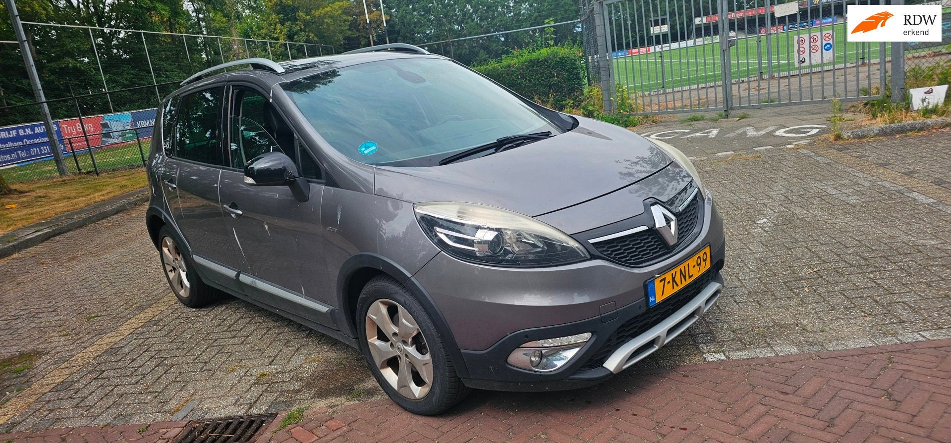 Renault Scénic Xmod 1.2 TCe Bose pano navi velgen etc, Auto's, Renault, Voorwielaandrijving, Euro 5, 4 cilinders, Leder en Stof