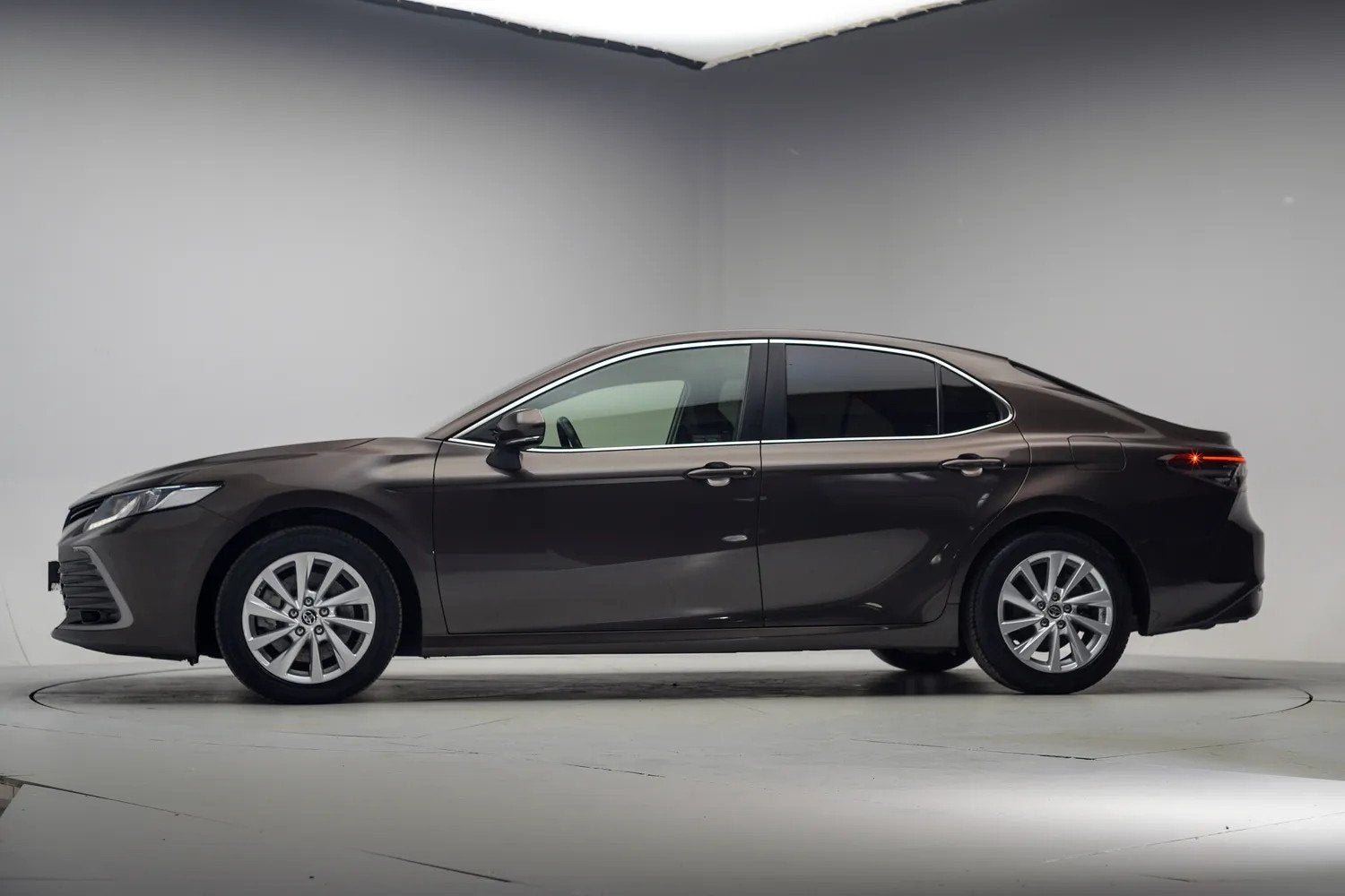 Toyota Camry 2.5 Hybrid Comfort [ LED Camera Lane-assist Cli, Automaat, Automatische klimaatregeling, Gebruikt, 4 cilinders