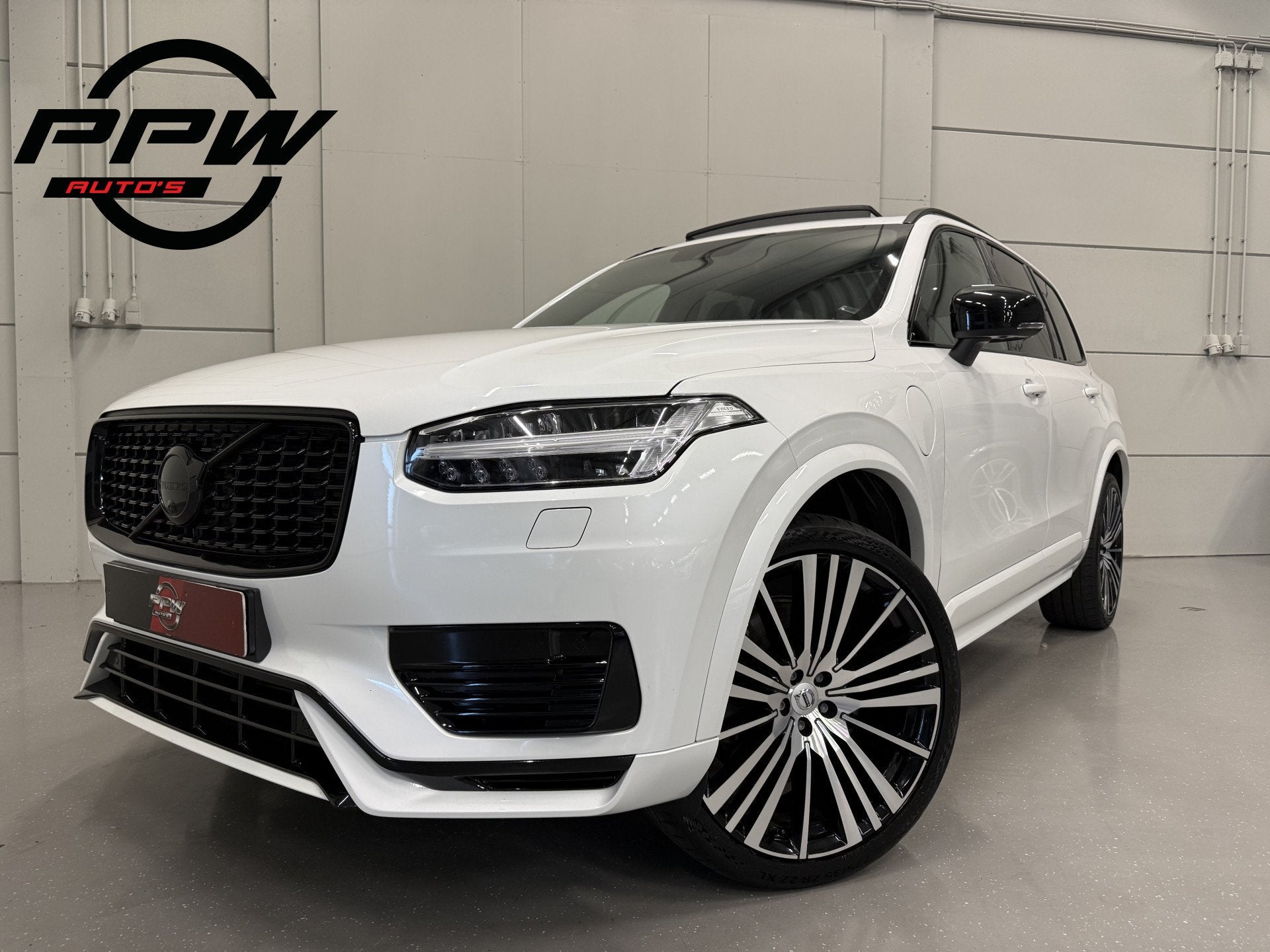 Volvo XC90 T8 Recharge AWD R-Design PANO/TREKHAAK/SOH 93,7%/, Auto's, Dealer onderhouden, Gebruikt, Zwart, 4 cilinders
